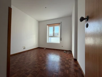 Apartamento T4 para Venda em Santo Antonio dos Olivais