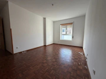 Apartamento T4 para Venda em Santo Antonio dos Olivais