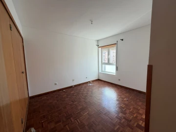 Apartamento T4 para Venda em Santo Antonio dos Olivais