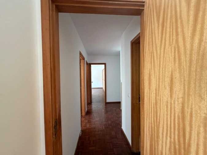 Apartamento T4 para Venda em Santo Antonio dos Olivais Foto 5