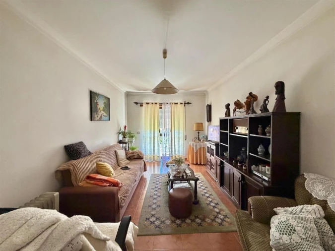 Apartamento T2 para Venda em Santo Antonio dos Olivais Foto 3