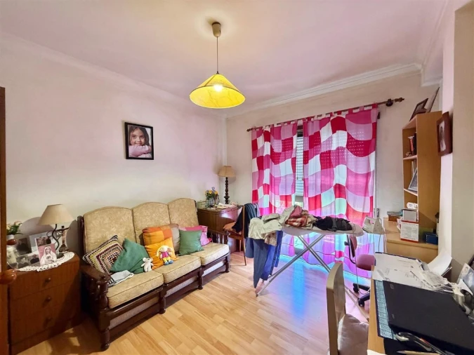 Apartamento T2 para Venda em Santo Antonio dos Olivais Foto 5