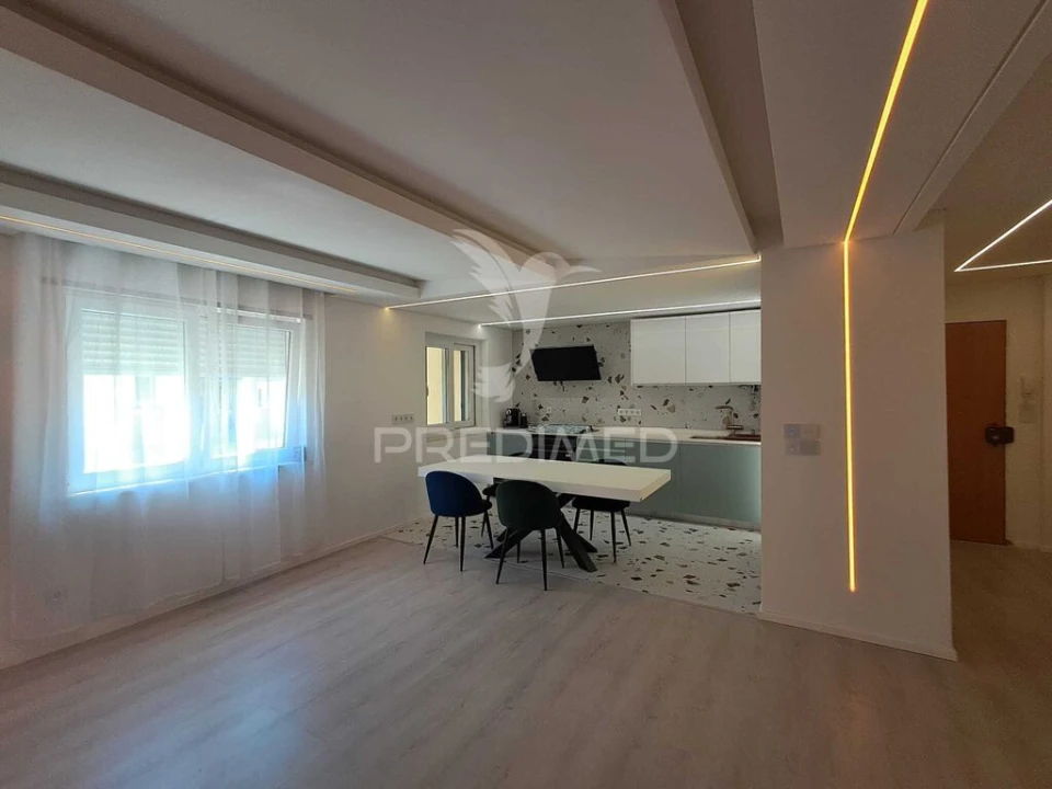 Apartamento T2 para Venda em Caparica e Trafaria Foto 5