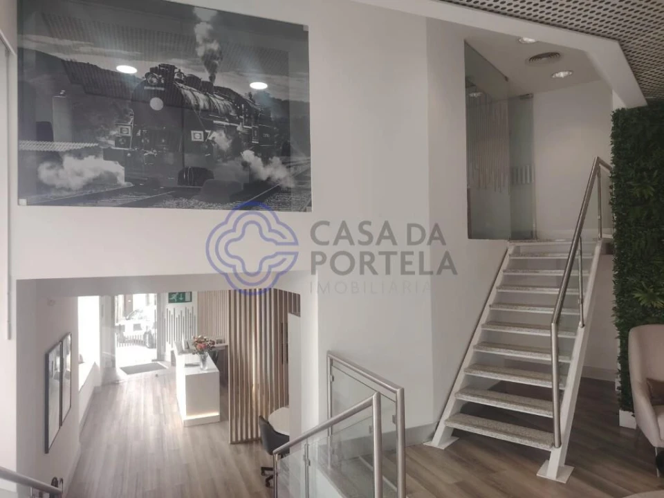 Loja para Arrendamento em Campanhã Foto 9