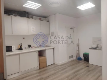 Loja para Arrendamento em Campanhã