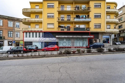 Loja para Arrendamento em Campanhã