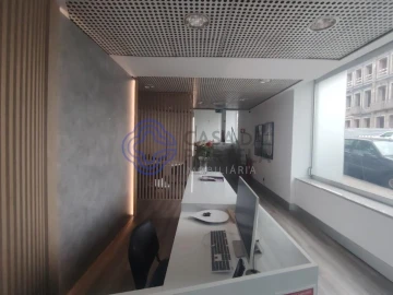 Loja para Arrendamento em Campanhã