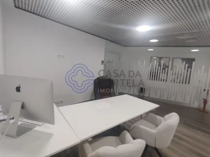 Loja para Arrendamento em Campanhã Foto 15