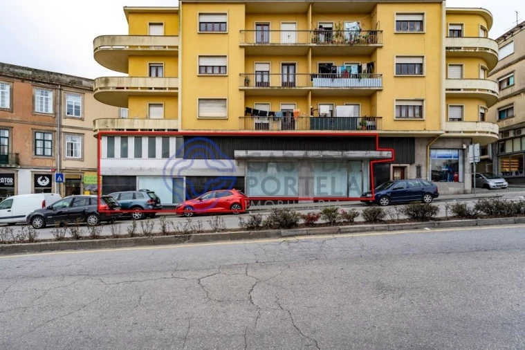 Loja para Arrendamento em Campanhã