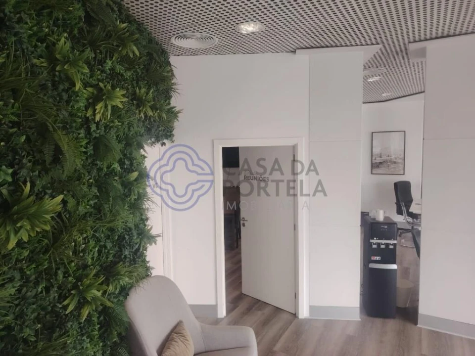 Loja para Arrendamento em Campanhã Foto 5
