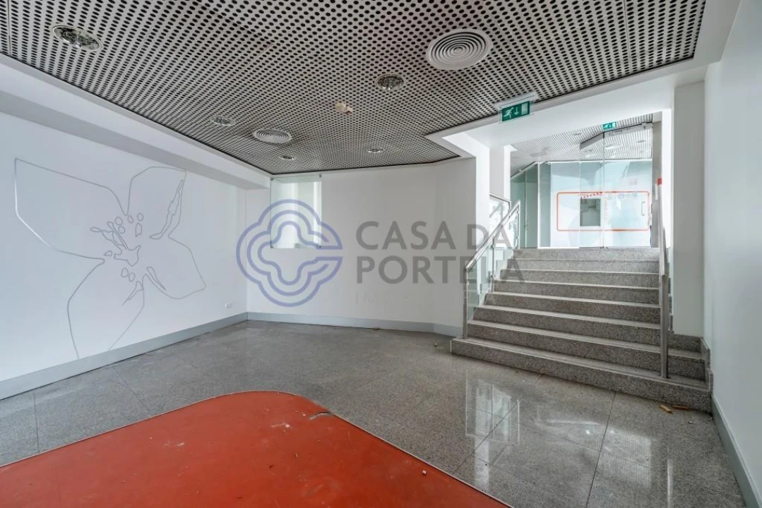 Loja para Arrendamento em Campanhã Foto 20