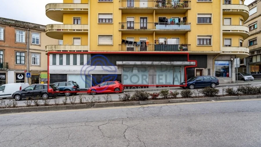 Loja para Arrendamento em Campanhã