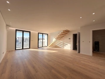 Apartamento T4 para Venda em Santo Antonio dos Olivais