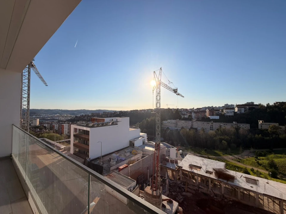 Apartamento T4 para Venda em Santo Antonio dos Olivais Foto 2
