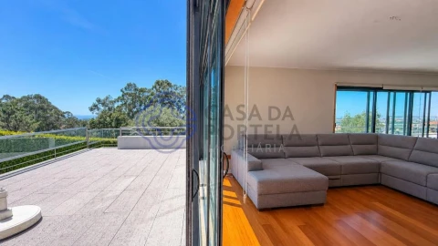 Moradia T5 para Venda em Mafamude e Vilar do Paraíso