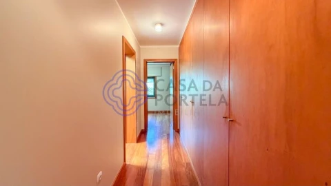 Moradia T5 para Venda em Mafamude e Vilar do Paraíso
