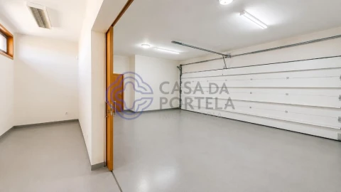 Moradia T5 para Venda em Mafamude e Vilar do Paraíso