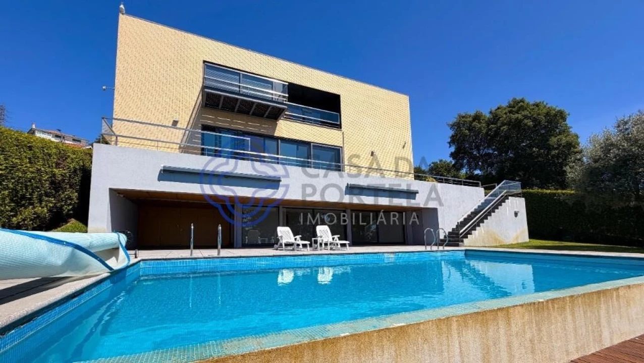 Moradia T5 para Venda em Mafamude e Vilar do Paraíso Foto 1