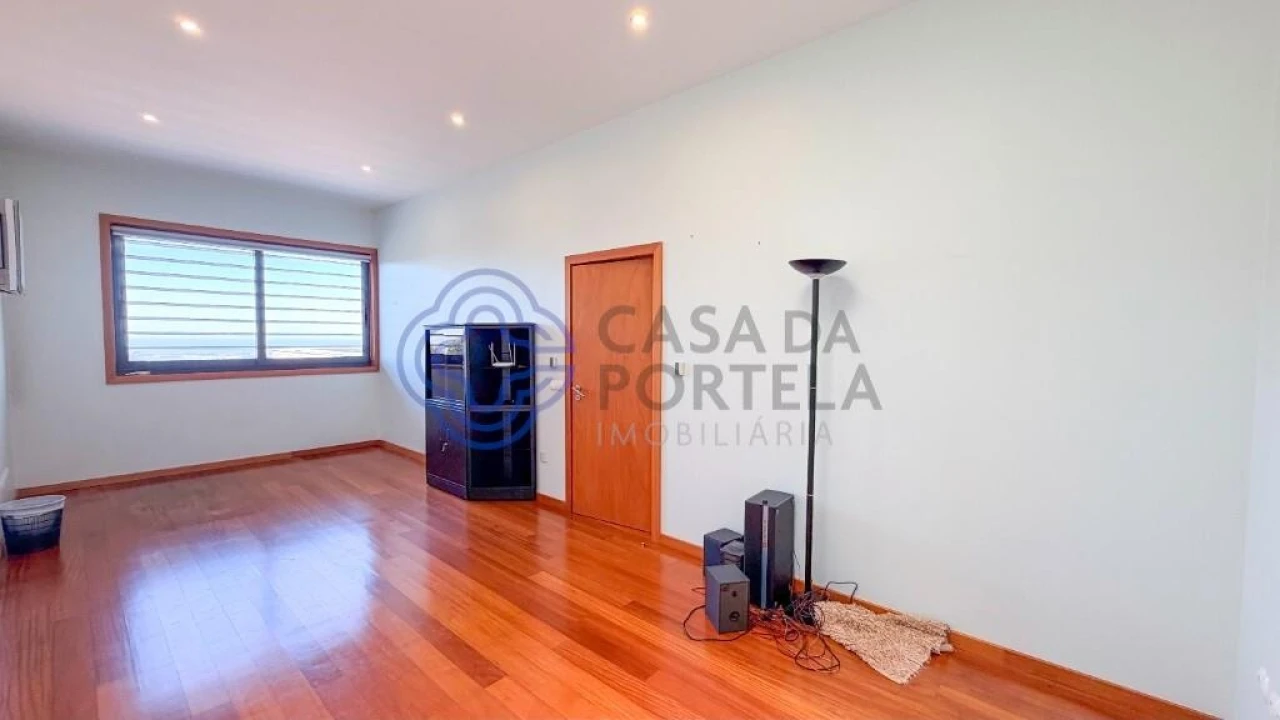 Moradia T5 para Venda em Mafamude e Vilar do Paraíso Foto 37