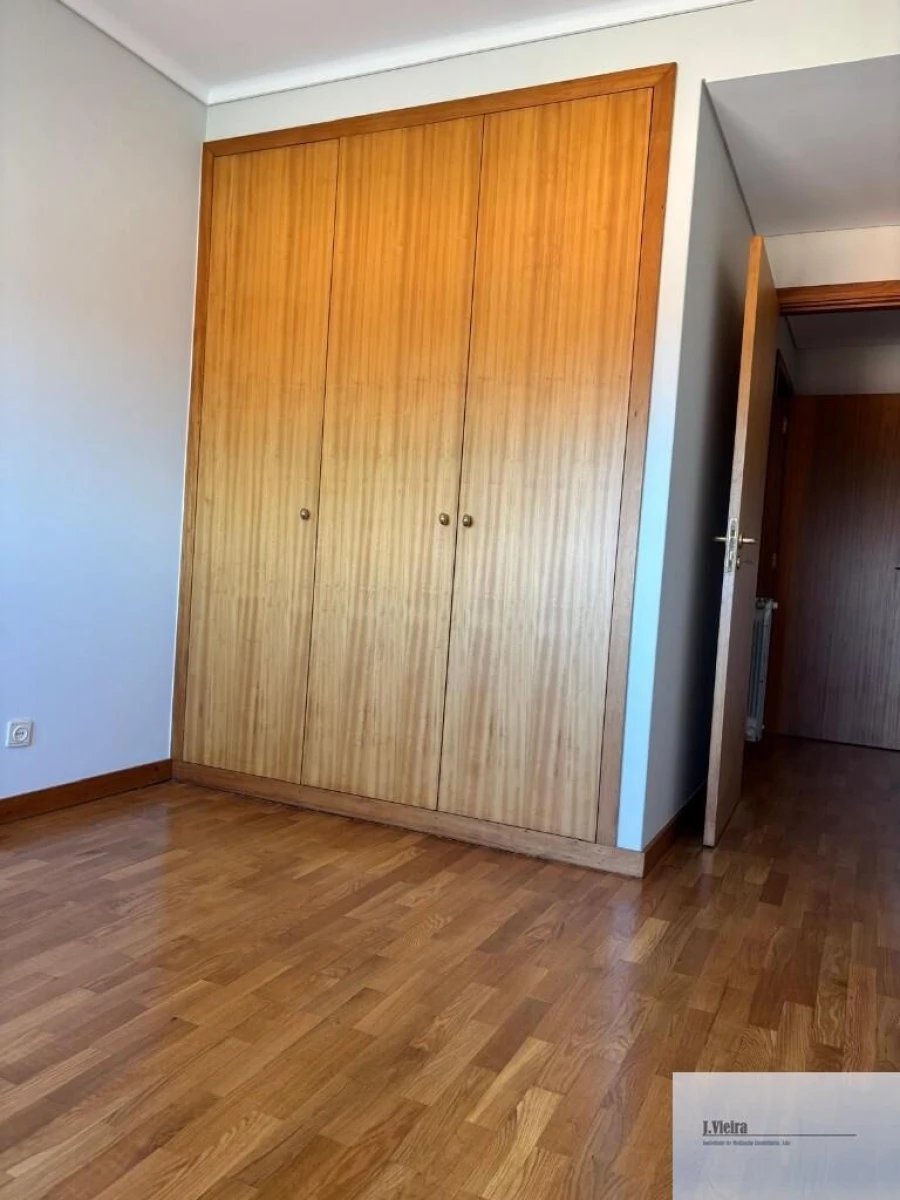 Apartamento T2 para Venda em Mafamude e Vilar do Paraíso Foto 9