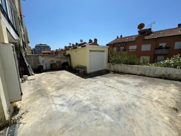 Garagem para Venda em Santo Antonio dos Olivais
