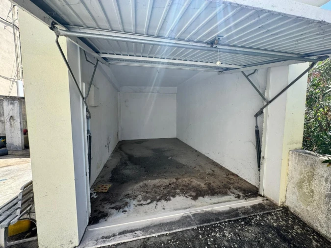 Garagem para Venda em Santo Antonio dos Olivais Foto 3