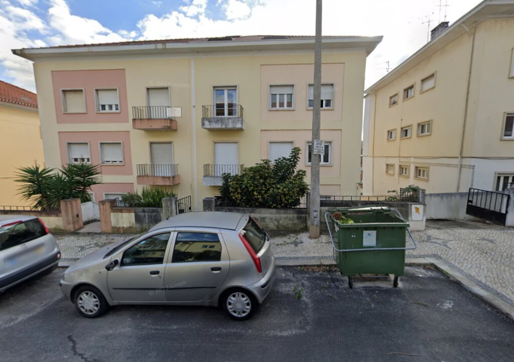 Garagem para Venda em Santo Antonio dos Olivais Foto 1