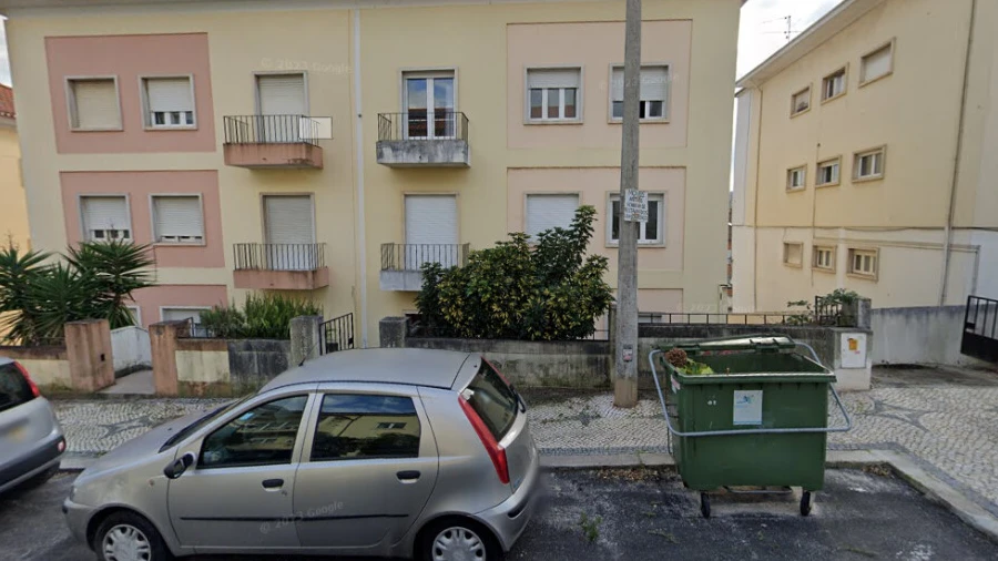 Garagem para Venda em Santo Antonio dos Olivais