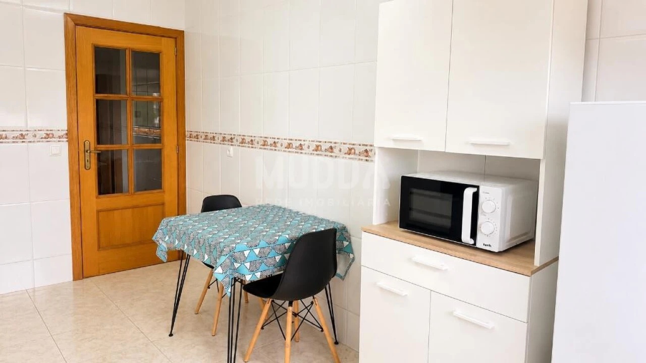 Apartamento T2 para Venda em Santa Maria da Feira, Travanca, Sanfins e Espargo Foto 3