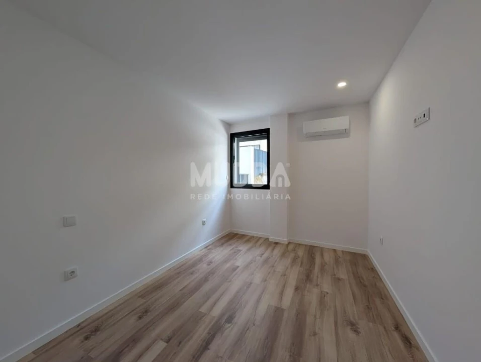 Apartamento T3 para Venda em Sé, Santa Maria e Meixedo Foto 7