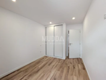 Apartamento T3 para Venda em Sé, Santa Maria e Meixedo