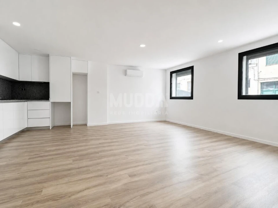 Apartamento T3 para Venda em Sé, Santa Maria e Meixedo Foto 1