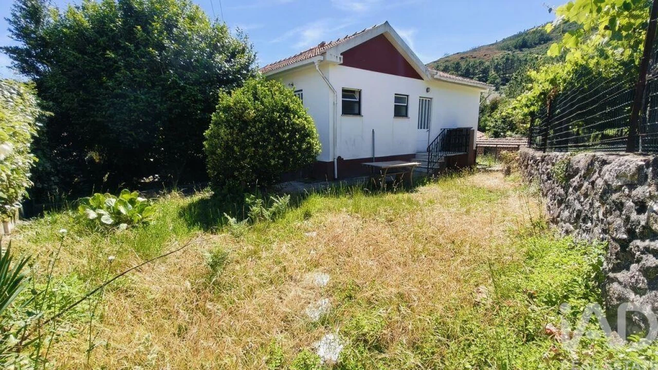 Moradia T2 para Venda em Covas Foto 3