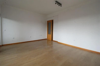 Apartamento T1 para Venda em Santo Antonio dos Olivais