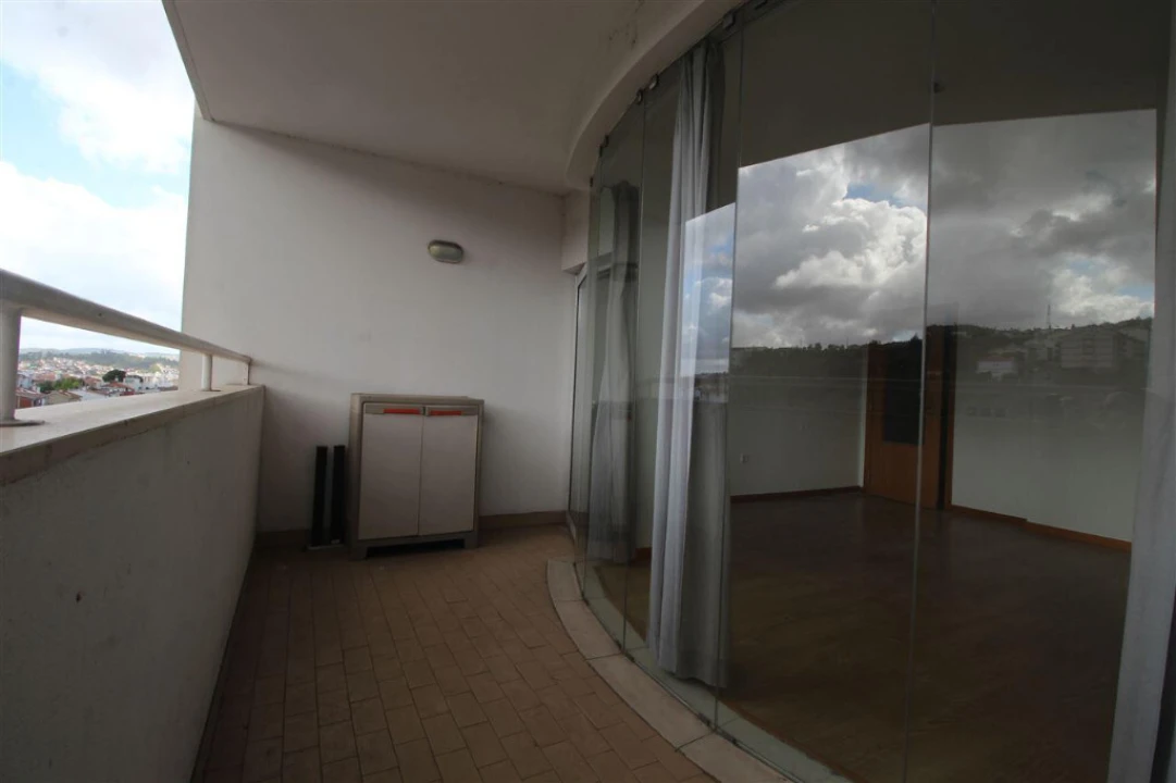 Apartamento T1 para Venda em Santo Antonio dos Olivais Foto 4