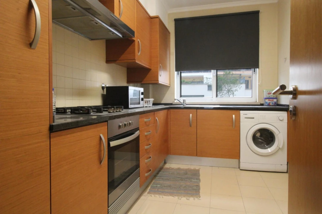 Apartamento T1 para Venda em Santo Antonio dos Olivais Foto 3