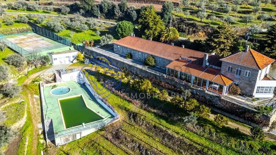 Quinta T9 para Venda em Santa Eugenia