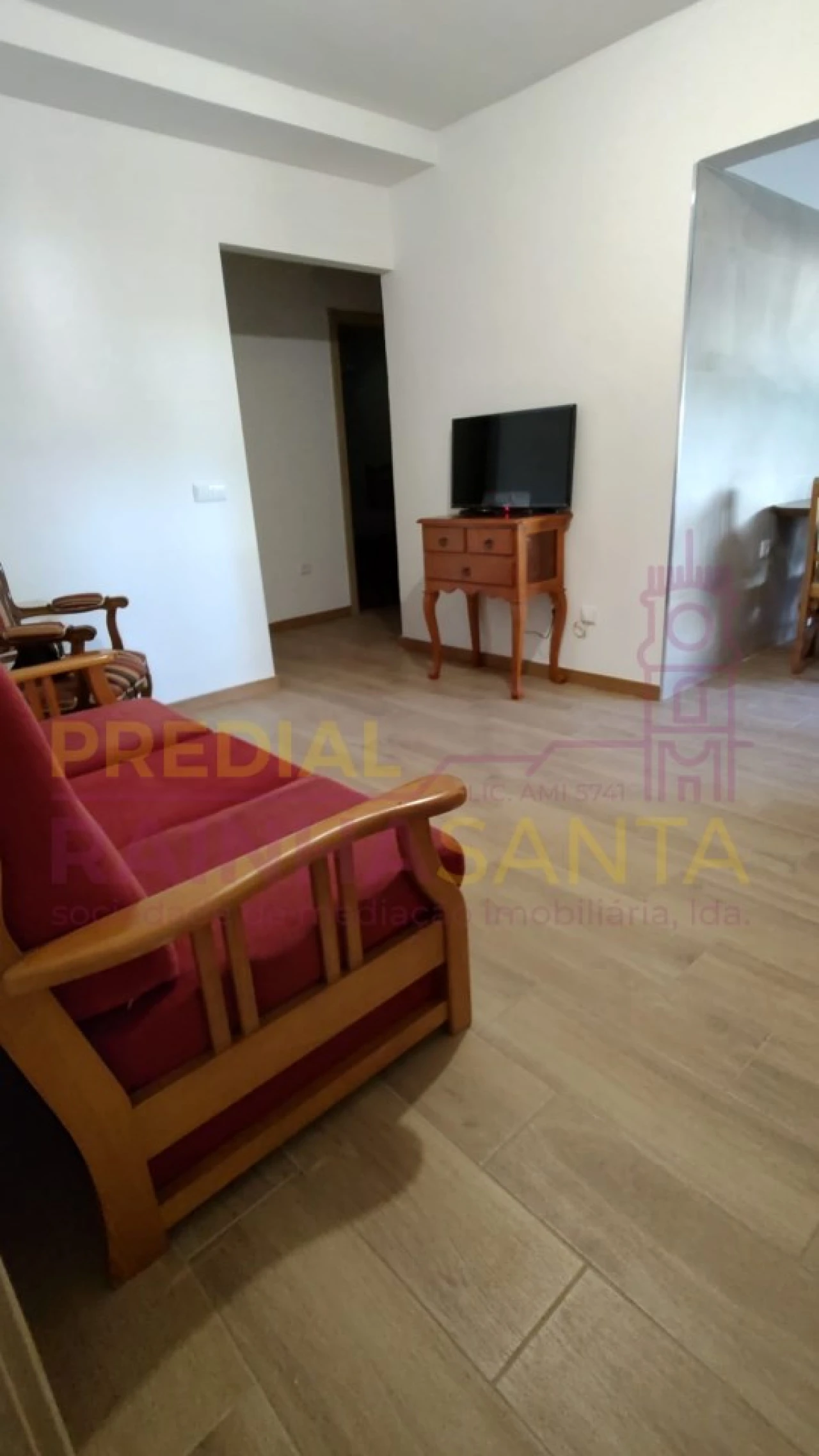 Quarto para Arrendamento em Santo Antonio dos Olivais Foto 9