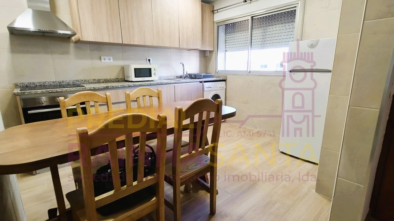 Quarto para Arrendamento em Santo Antonio dos Olivais Foto 4