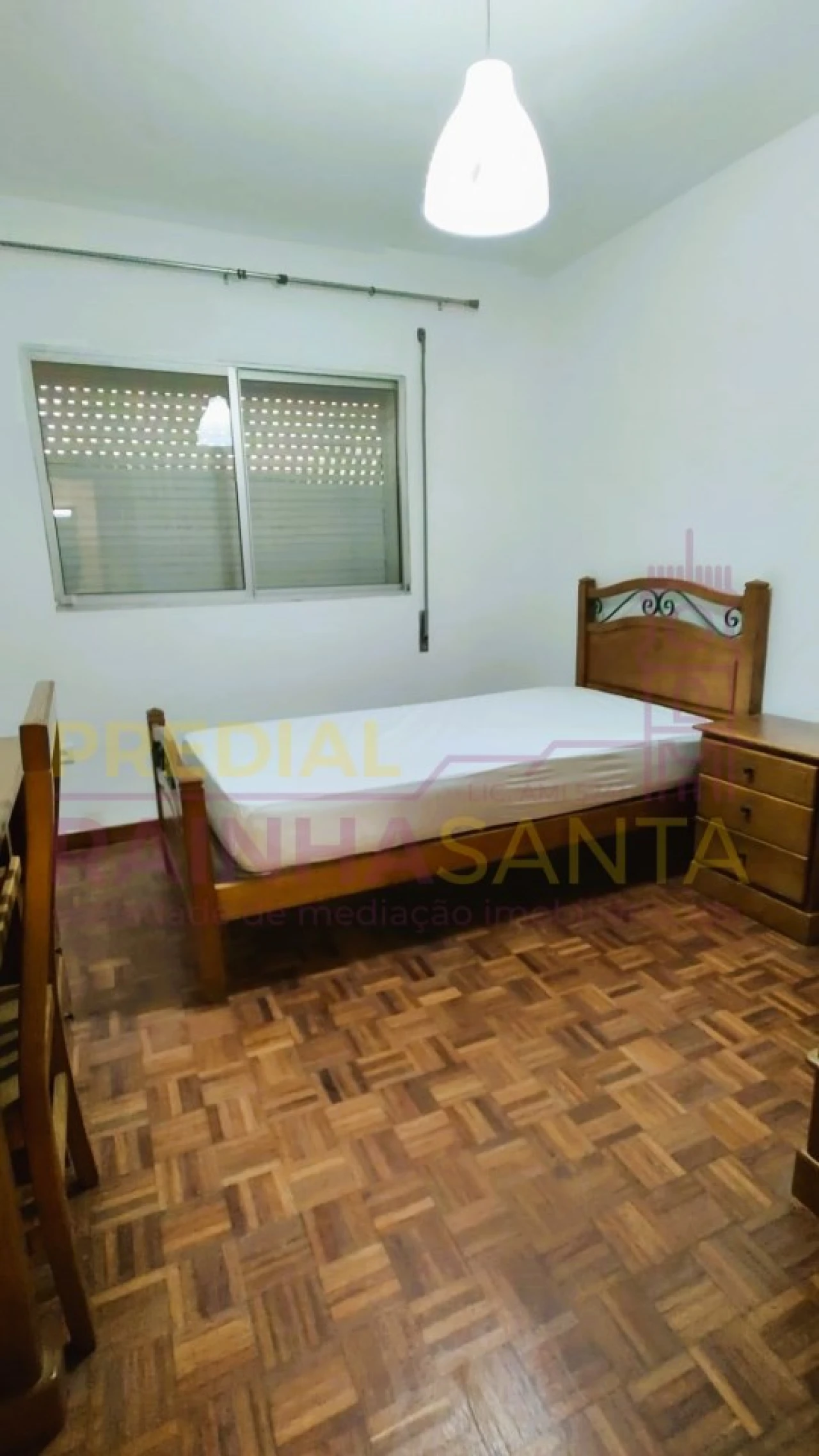 Quarto para Arrendamento em Santo Antonio dos Olivais Foto 1