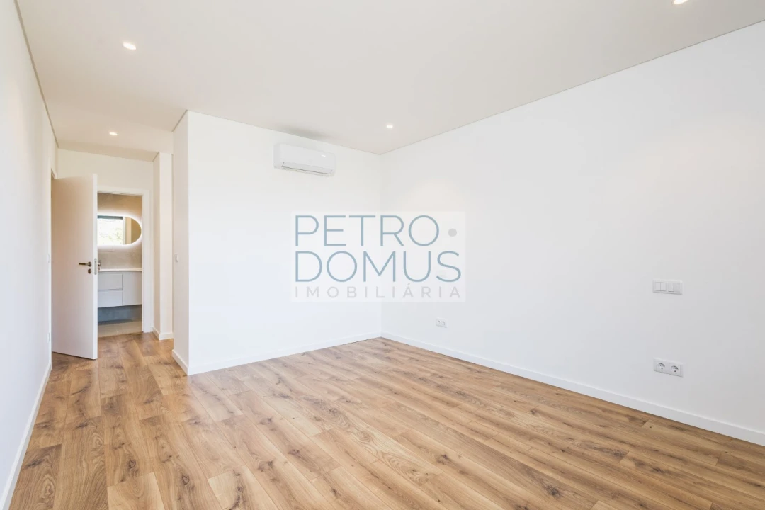Apartamento T3 para Venda em Leiria, Pousos, Barreira e Cortes Foto 15