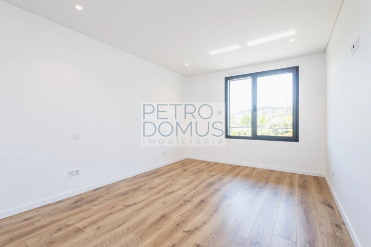 Apartamento T3 para Venda em Leiria, Pousos, Barreira e Cortes Foto 11