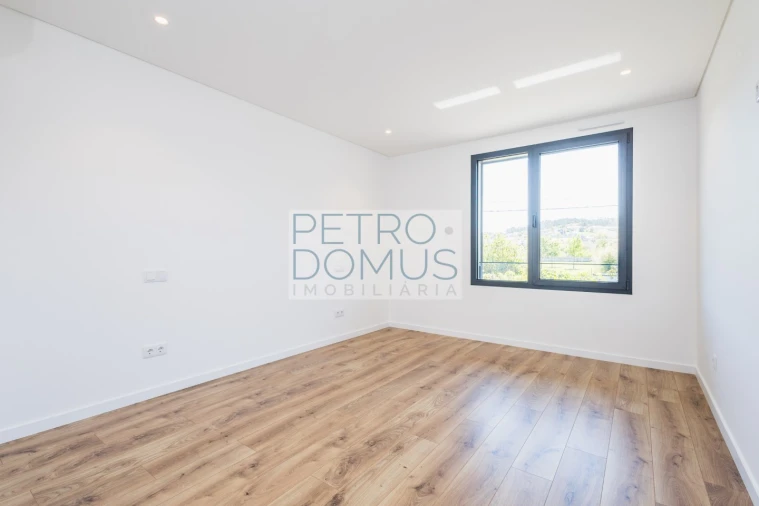 Apartamento T3 para Venda em Leiria, Pousos, Barreira e Cortes Foto 14