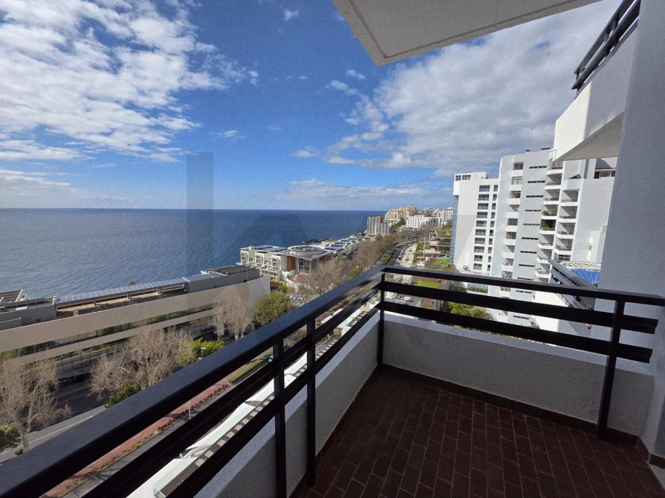 Apartamento T3 para Arrendamento em São Martinho Foto 32