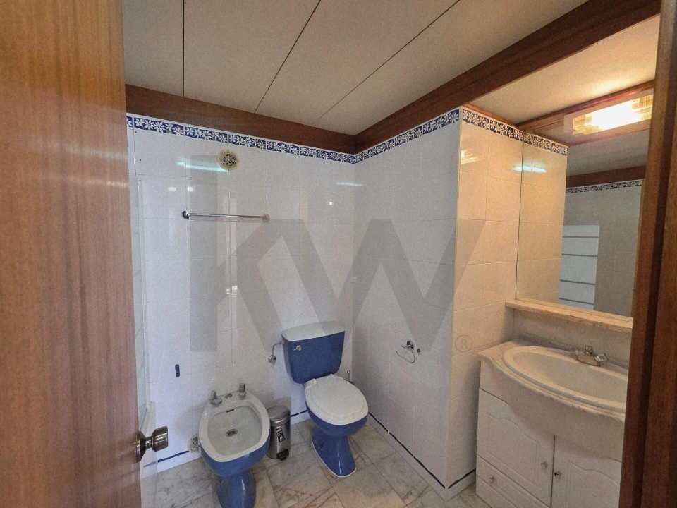 Apartamento T3 para Arrendamento em São Martinho Foto 24