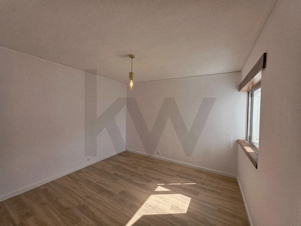 Apartamento T3 para Arrendamento em São Martinho Foto 28