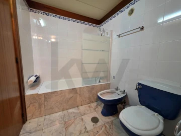 Apartamento T3 para Arrendamento em São Martinho