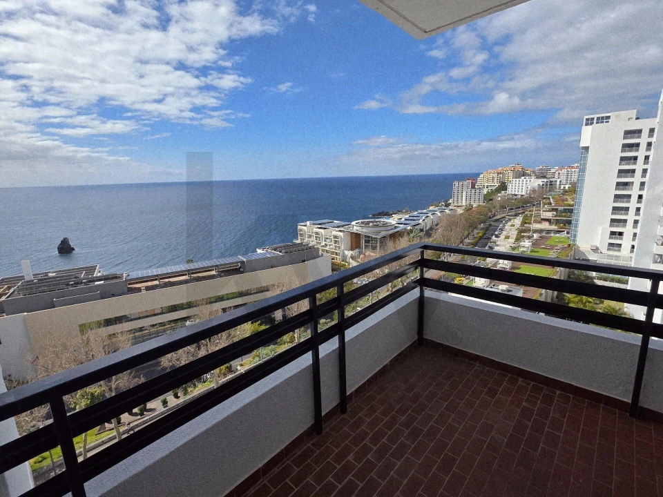 Apartamento T3 para Arrendamento em São Martinho Foto 1