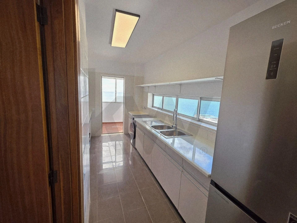 Apartamento T3 para Arrendamento em São Martinho Foto 11