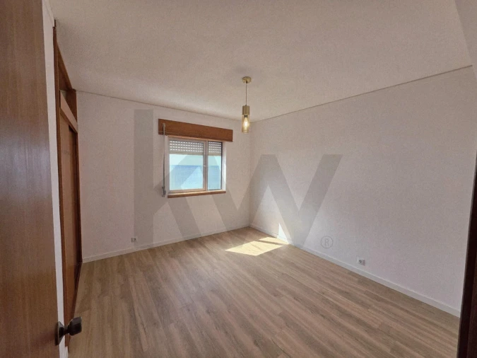 Apartamento T3 para Arrendamento em São Martinho Foto 21